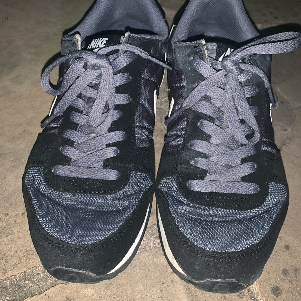 Nike internationalist sneakers